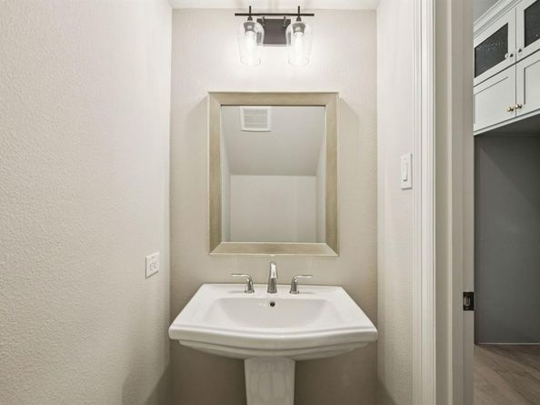 305  Sunset Lane  104, Fort Worth Texas 76114