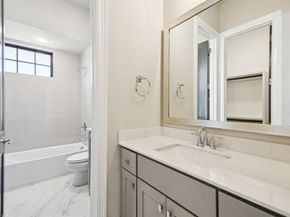 305  Sunset Lane  104, Fort Worth Texas 76114