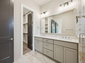 305  Sunset Lane  104, Fort Worth Texas 76114