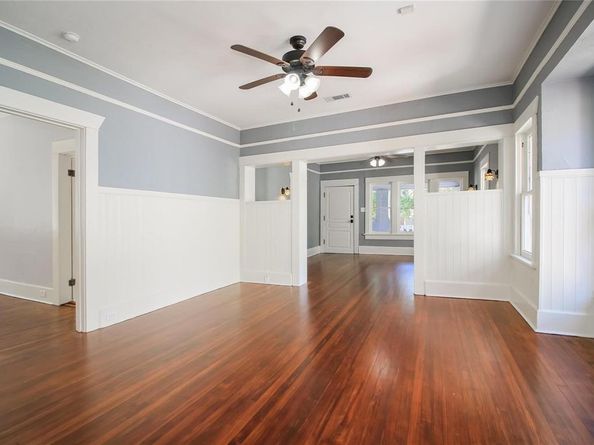 2107  College Avenue , Fort Worth Texas 76110