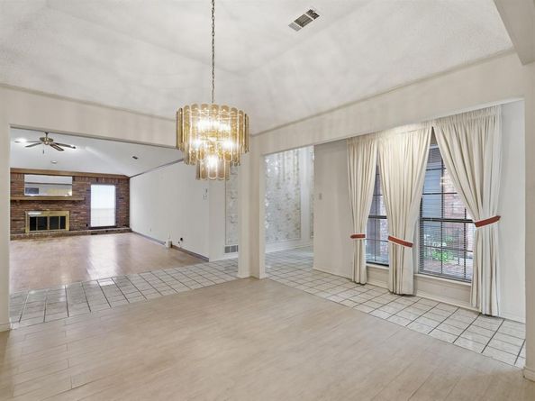 10211  Shadow Way , Dallas Texas 75243