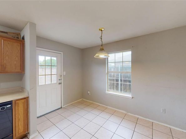 5213  Mimi Court , Dallas Texas 75211