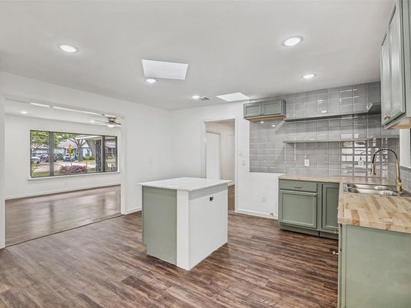 1018 W Avenue F  , Garland Texas 75040