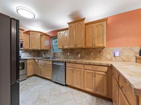 819  Del Mar Lane , Arlington Texas 76012