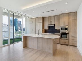 2408  Victory Park Lane  1036, Dallas Texas 75219