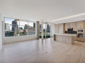 2408  Victory Park Lane  1036, Dallas Texas 75219
