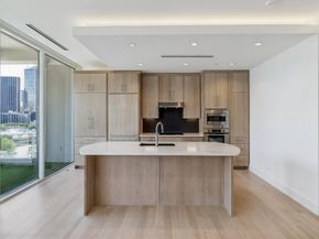 2408  Victory Park Lane  1036, Dallas Texas 75219