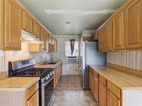 6435  Moonhill Drive , Dallas Texas 75241