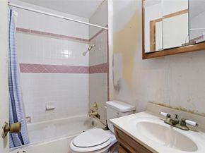 6435  Moonhill Drive , Dallas Texas 75241