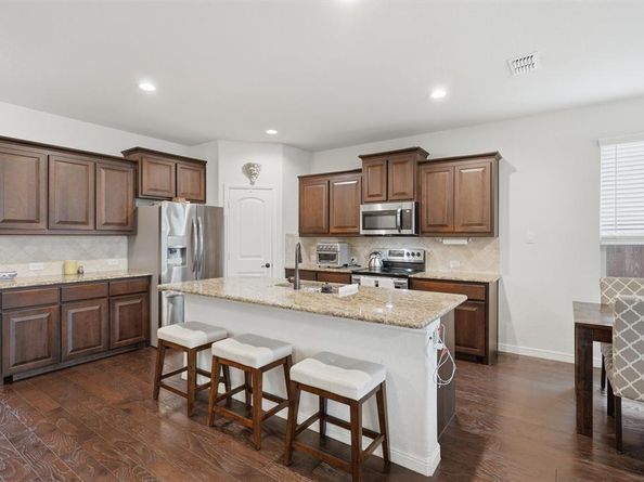 924  Meadow Scape Drive , Fort Worth Texas 76028