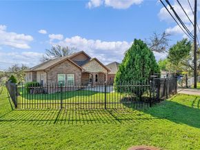 3022  Loving Avenue , Fort Worth Texas 76106