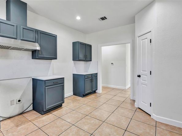 3022  Loving Avenue , Fort Worth Texas 76106
