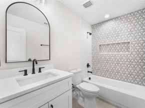 2434  Iroquois Street , Dallas Texas 75212