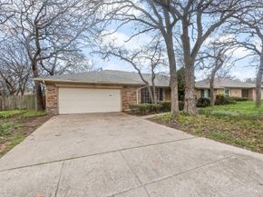 2805  Oak Valley Drive , Arlington Texas 76016
