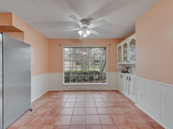 2805  Oak Valley Drive , Arlington Texas 76016