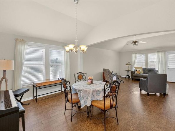 401  Millbrook Lane , Fort Worth Texas 76036