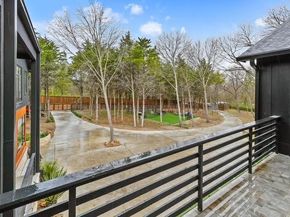 511 S Bluegrove  , Lancaster Texas 75146