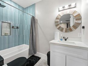 511 S Bluegrove  , Lancaster Texas 75146