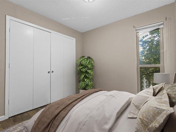 7107  Holly Hill Drive  209, Dallas Texas 75231