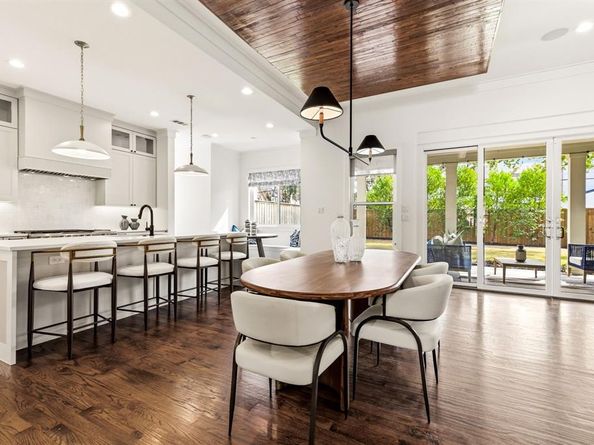 6726  Park Lane , Dallas Texas 75225