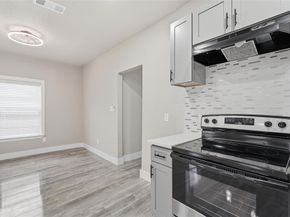 1914  Leath Street , Dallas Texas 75212