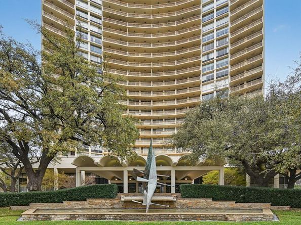 6211 W Northwest Highway  G811, Dallas Texas 75225