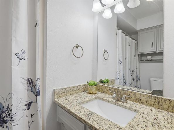 525  Candlewood Lane , Garland Texas 75041