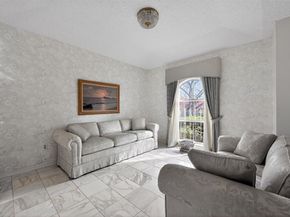 704  Castlewood Lane , Arlington Texas 76012