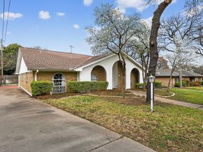 704  Castlewood Lane , Arlington Texas 76012