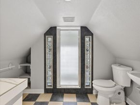 5626  Mccommas Boulevard , Dallas Texas 75206