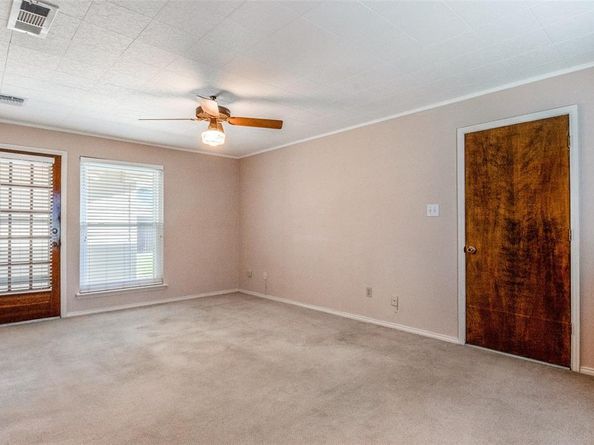 2413  Parkside Drive , Garland Texas 75040