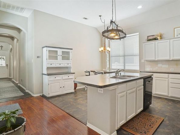 1716  Spanish Moss Way , Savannah Texas 76227