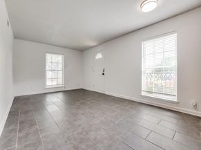 5234  Fleetwood Oaks Avenue  120, Dallas Texas 75235