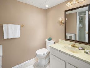 5915  Copperwood Lane  1141, Dallas Texas 75248