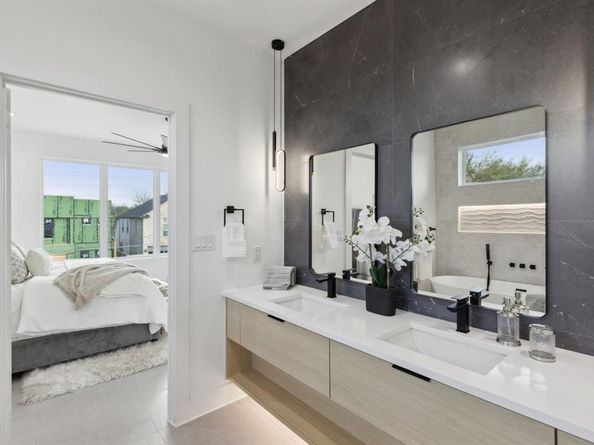 4031  Brundrette Street , Dallas Texas 75212