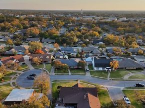 2804  Wood Wind Drive , Pantego Texas 76013