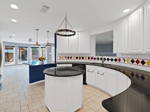 2804  Wood Wind Drive , Pantego Texas 76013