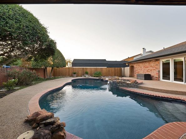 2804  Wood Wind Drive , Pantego Texas 76013