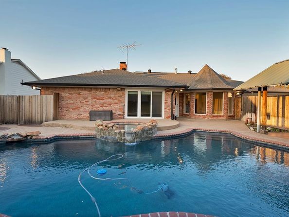 2804  Wood Wind Drive , Pantego Texas 76013