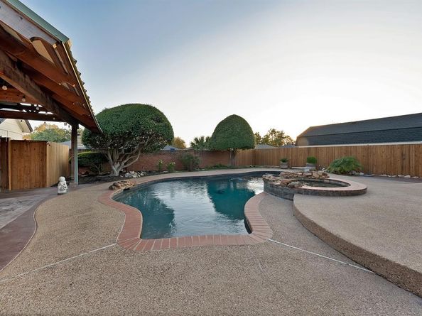 2804  Wood Wind Drive , Pantego Texas 76013