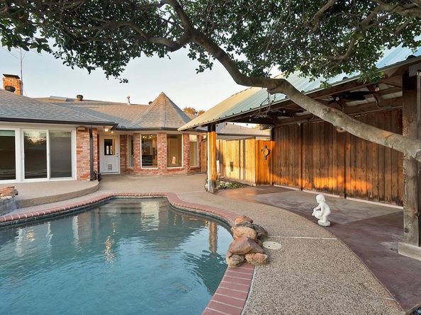 2804  Wood Wind Drive , Pantego Texas 76013