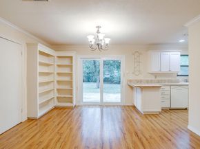 856  Broadway Avenue , Euless Texas 76040