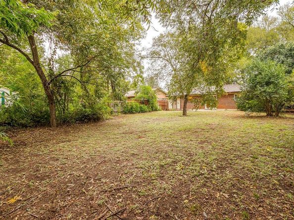 856  Broadway Avenue , Euless Texas 76040