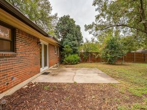 856  Broadway Avenue , Euless Texas 76040