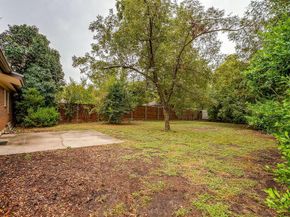 856  Broadway Avenue , Euless Texas 76040