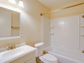 856  Broadway Avenue , Euless Texas 76040