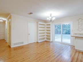 856  Broadway Avenue , Euless Texas 76040