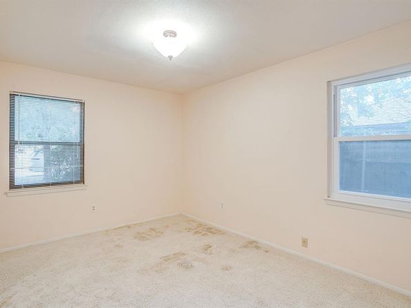 856  Broadway Avenue , Euless Texas 76040