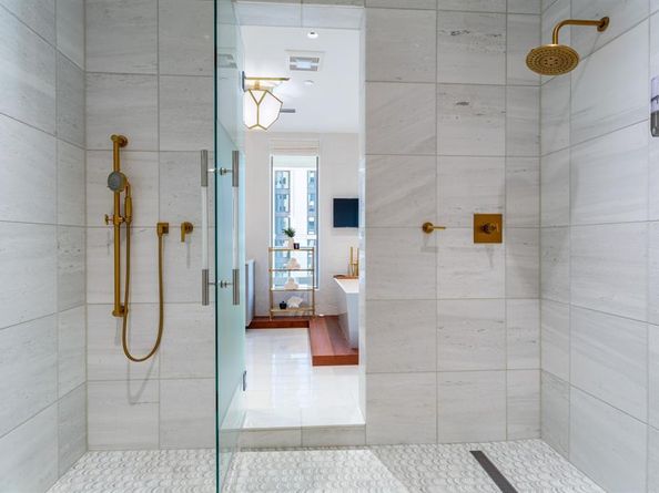 2300  WOLF Street  7D, Dallas Texas 75201