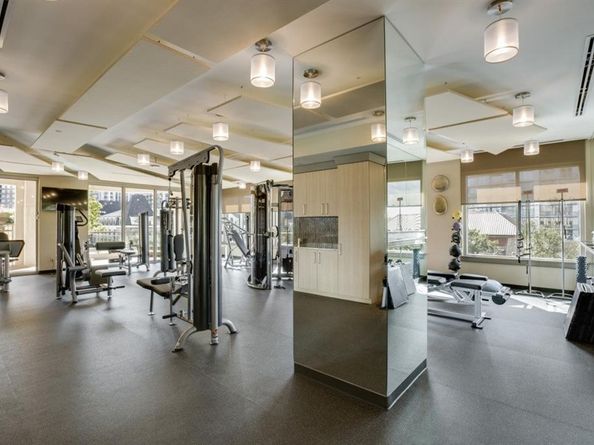 2300  WOLF Street  7D, Dallas Texas 75201